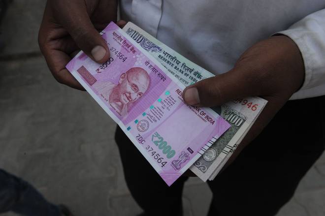 ನಗದು ಕೊರತೆ ಬಿಕ್ಕಟ್ಟಿನ ಜೊತೆಜೊತೆಗೇ ವೇತನ ದಿನಕ್ಕೆ ಸಜ್ಜಾಗುತ್ತಿರುವ ಬ್ಯಾಂಕುಗಳು