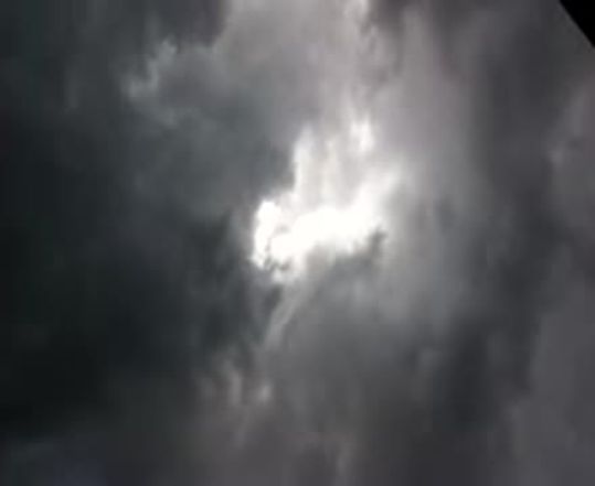 ಬಾಂಗ್ಲಾದೇಶಕ್ಕೆ ಚಂಡಮಾರುತ ಭೀತಿ