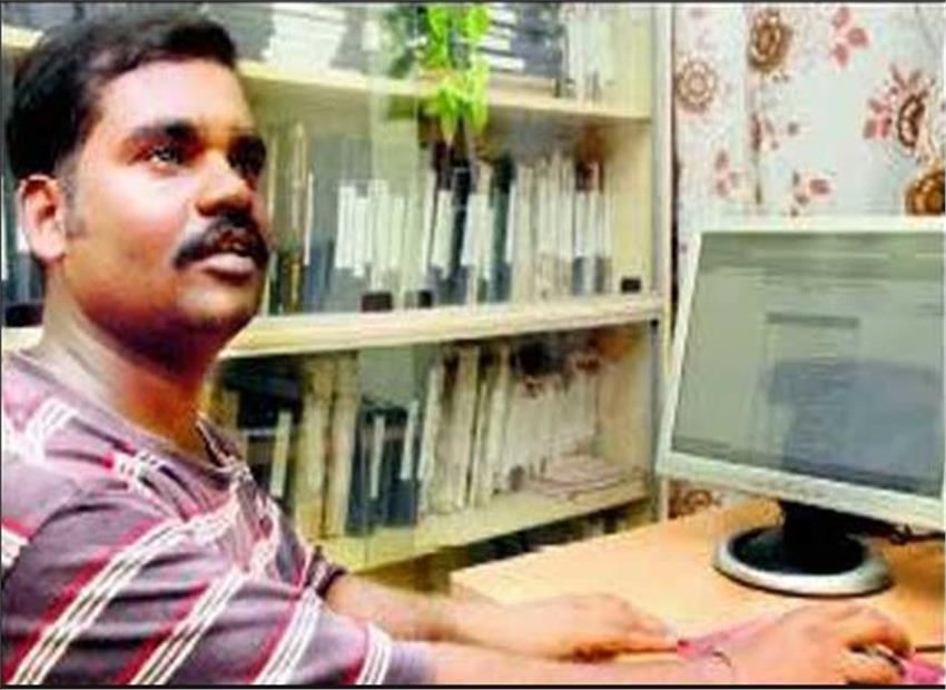 ಆಗ ವೇಟರ್, ಈಗ ಐಎಎಸ್ ಅಧಿಕಾರಿ !