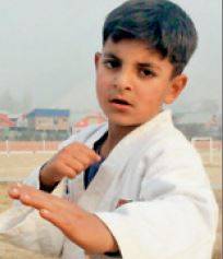 ಕಾಶ್ಮೀರ : ಕರ್ಫ್ಯೂ ಸಂದರ್ಭ ಕರಾಟೆ ಕಲಿತ ಪೋರ ಈಗ ಏಷ್ಯನ್ ಚಾಂಪಿಯನ್