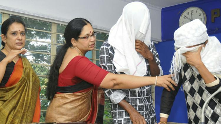 ವಡಂಕಚೇರಿ ರಾಜಕಾರಣಿಗಳಿಂದ ಸಾಮೂಹಿಕ ಅತ್ಯಾಚಾರ ಪ್ರಕರಣ: ಪೊಲೀಸರಿಂದ ಪ್ರಮಾದ ಸಂಭವಿಸಿತೇ?