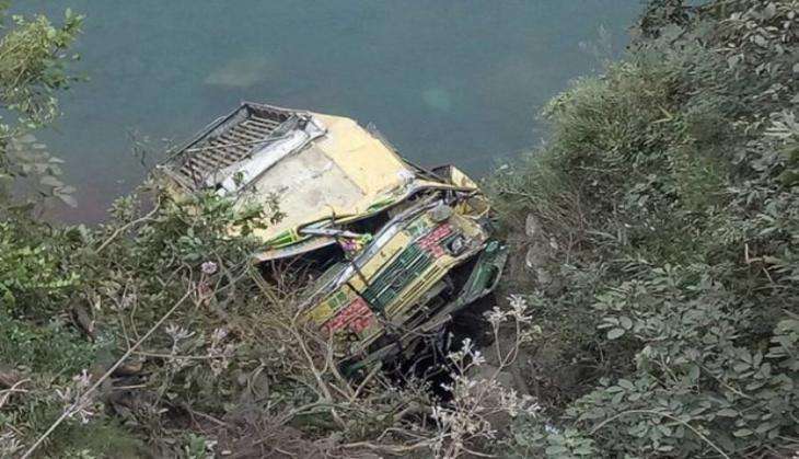 ಹಿ.ಪ್ರದೇಶ: ಬಸ್ ಪ್ರಪಾತಕ್ಕುರುಳಿ 16 ಸಾವು ,28ಜನರಿಗೆ ಗಾಯ