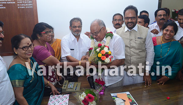 ಗೇರು ಅಭಿವೃದ್ಧಿ ನಿಗಮದ ಅಧ್ಯಕ್ಷರಾಗಿ ಬಿ.ಎಚ್.ಖಾದರ್ ಅಧಿಕಾರ ಸ್ವೀಕಾರ