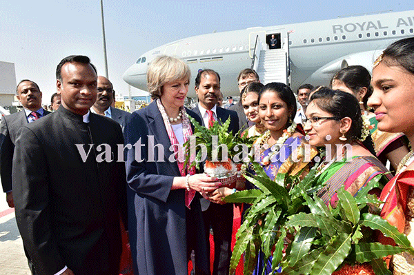 ಬೆಂಗಳೂರಿಗೆ ಆಗಮಿಸಿದ ಬ್ರಿಟನ್ ಪ್ರಧಾನಿ