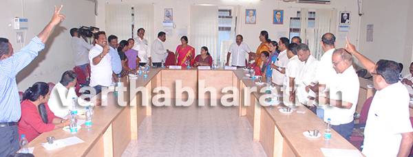 ಪುತ್ತೂರು ವಾರದ ಸಂತೆ ವಿಚಾರದಲ್ಲಿ ಆಡಳಿತ, ವಿಪಕ್ಷಗಳ ನಡುವೆ ವಾಗ್ವಾದ