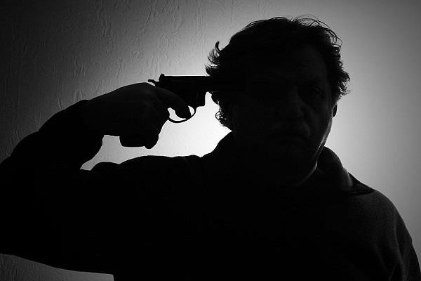 ಬ್ಯಾಂಕಿನಲ್ಲಿ ಹಣ ಸಿಗದ ವ್ಯಥೆ: ಮಾಜಿಸೈನಿಕ ಆತ್ಮಹತ್ಯೆ