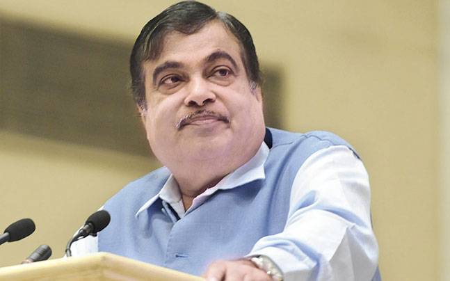 ತನ್ನದೇ ಸಹಿಯನ್ನು ಪೋರ್ಜರಿ ಎಂದು ನಾಲಿಗೆ ಕಚ್ಚಿಕೊಂಡ ಕೇಂದ್ರ ಸಚಿವ!