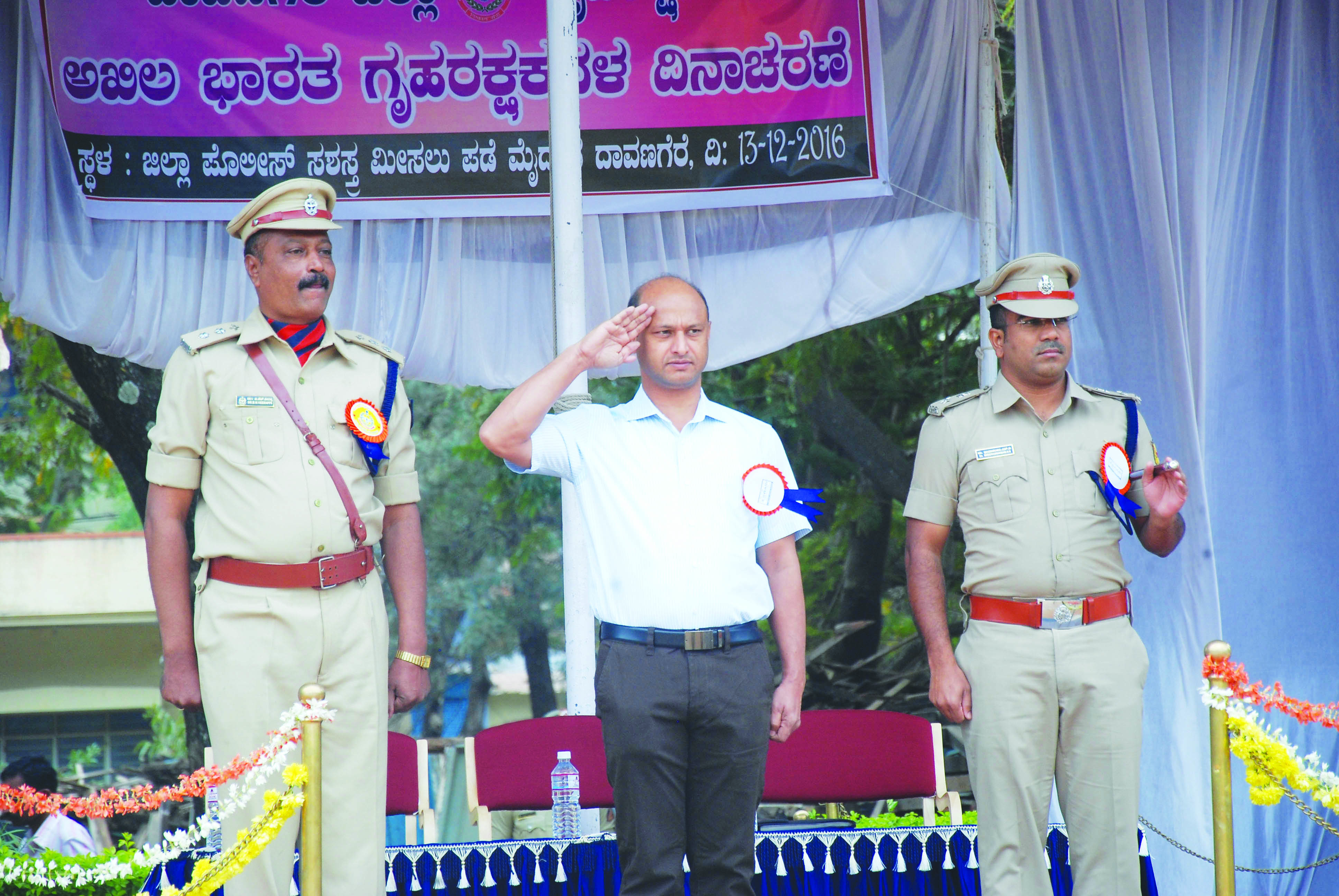 ‘ಗೃಹರಕ್ಷಕರು ಸ್ವಯಂಪ್ರೇರಿತ ಸಮಾಜ ಪರಿವರ್ತನೆಗೆ ಪ್ರಯತ್ನಿಸಿ’