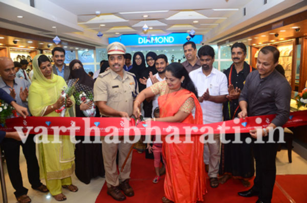 ಸುಲ್ತಾನ್‌ಗೋಲ್ಡ್‌ನಲ್ಲಿ ಅಂತಾರಾಷ್ಟ್ರೀಯ ವಜ್ರಾಭರಣಗಳ ಪ್ರದರ್ಶನ