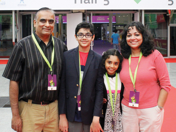 ಆರು ಭಾಷೆಗಳ ಆಲ್ಬಮ್ ಬಿಡುಗಡೆಗೊಳಿಸಿದ ಇಂಡೋ-ಅಮೆರಿಕನ್ ಬಾಲಕಿ