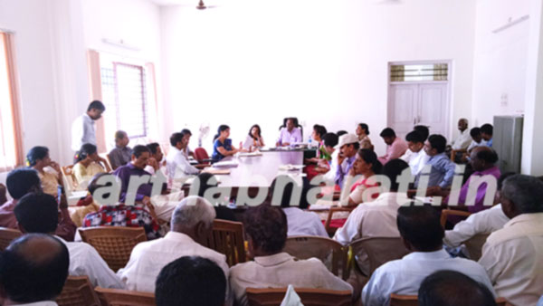 ತಾಲೂಕು ಕಚೇರಿಯಲ್ಲಿ ಫಲಾನುಭವಿಗಳಿಗೆ ಹಕ್ಕುಪತ್ರ ನೀಡಲು ವಿಳಂಬ