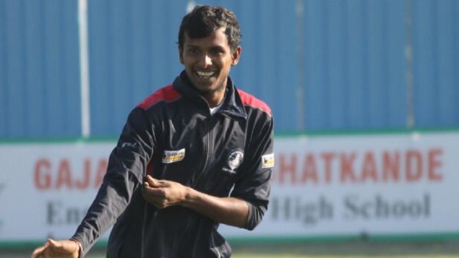 ಕ್ರಿಸ್ಟ್ ದಾಳಿಗೆ ಕರ್ನಾಟಕ ಕಂಗಾಲು *ಒಂದೇ ದಿನ ಉರುಳಿತು 14 ವಿಕೆಟ್