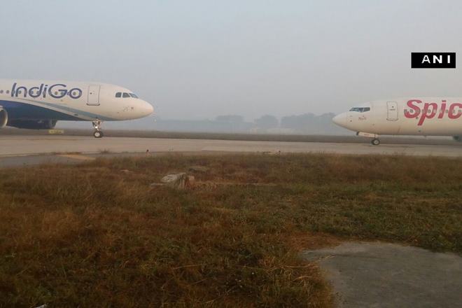 ದಿಲ್ಲಿಯ ವಿಮಾನ ನಿಲ್ದಾಣದ ರನ್ ವೇಯಲ್ಲಿ ಎರಡು ವಿಮಾನಗಳು ಮುಖಾಮುಖಿ !