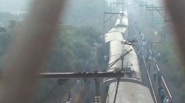 ಥಾಣೆ: ಹಳ್ಳಿ ತಪ್ಪಿದ ಉಪನಗರ ರೈಲು