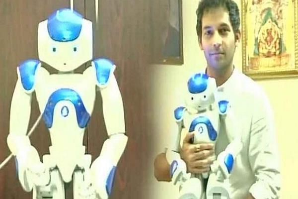 ಬ್ಯಾಂಕಿನಲ್ಲಿ ಜನರಿಗೆ ನೆರವಾಗಲು ರೋಬೊಟ್