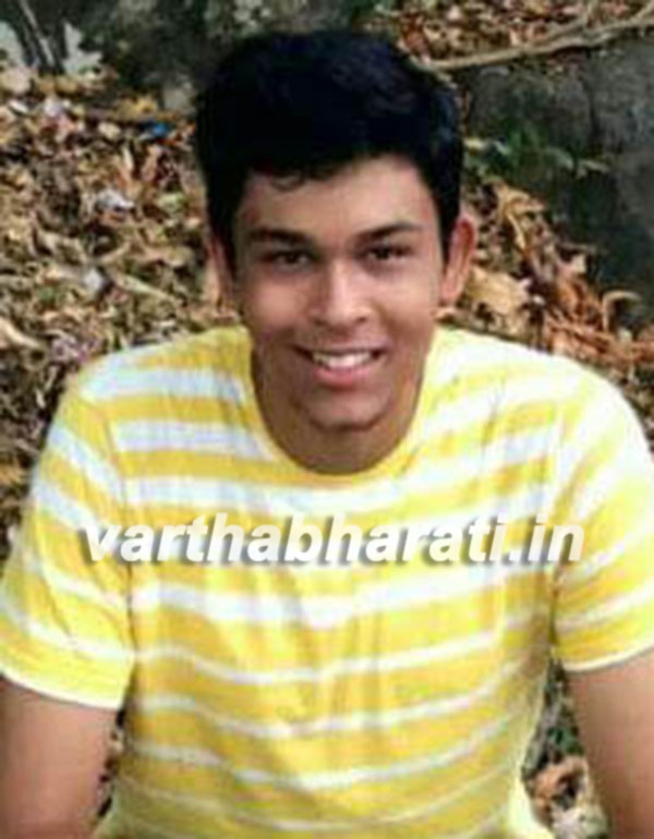 ಹೆದ್ದಾರಿ ತಡೆ ಕಂಬಕ್ಕೆ ಬೈಕ್ ಢಿಕ್ಕಿ : ವಿದ್ಯಾರ್ಥಿ ಮೃತ್ಯು, ವಿದ್ಯಾರ್ಥಿನಿ ಗಂಭೀರ