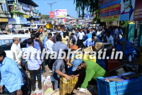 ಗುರುತಿನ ಚೀಟಿ ಸಿಗದ ವ್ಯಾಪಾರಿಗಳ ಬೀದಿಬದಿ  ತೆರವು