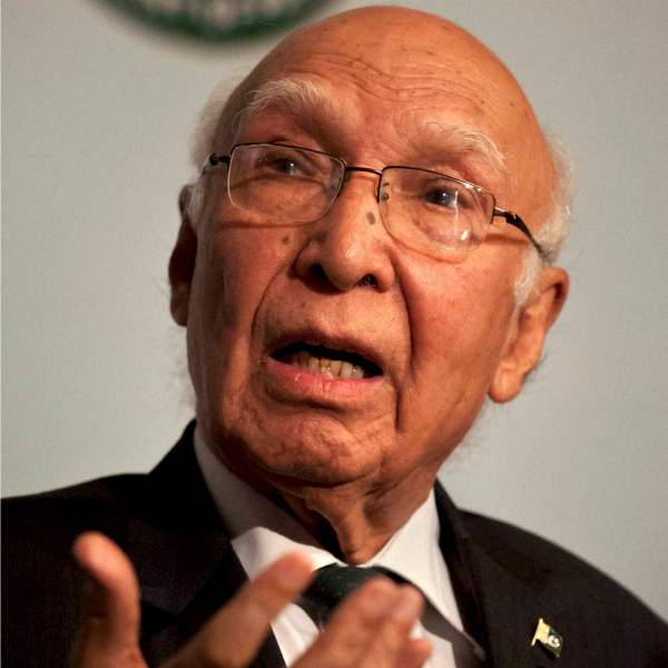 ಭಯೋತ್ಪಾದನೆಗೆ ಒಂದೇ ದೇಶವನ್ನು ದೂರಬೇಡಿ: ಅಝೀಝ್