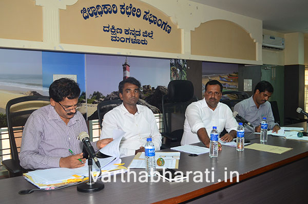 ಪಡಿತರ ಚೀಟಿಗೆ ಆಧಾರ್ ಸಂಖ್ಯೆ ಜೋಡಣೆ ಪ್ರಕ್ರಿಯೆ ಪೂರ್ಣಗೊಳಿಸಿ: ಸಚಿವ ಖಾದರ್