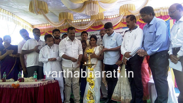 ಕುರ್ನಾಡು: ಪ್ರಾ. ಆ. ಕೇಂದ್ರದ  ಕಟ್ಟಡ ಕಾಮಗಾರಿಗೆ ಯು.ಟಿ.ಖಾದರ್ ಶಿಲಾನ್ಯಾಸ