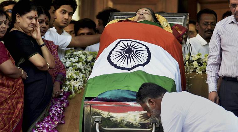 ಜಯಲಲಿತಾರ ಪಾರ್ಥಿವ ಶರೀರವನ್ನು ಸುಡುವುದಿಲ್ಲ, ಸಮಾಧಿ ಮಾಡುತ್ತಾರೆ !