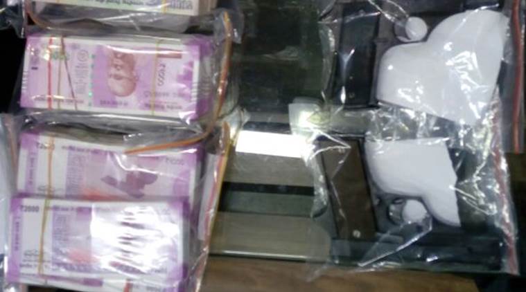ಬಿಜೆಪಿ ಮುಖಂಡನ ಬಳಿ 2000 ರೂ. ನೋಟುಗಳಲ್ಲಿ 33 ಲಕ್ಷ ರೂ. ಪತ್ತೆ, ಬಂಧನ