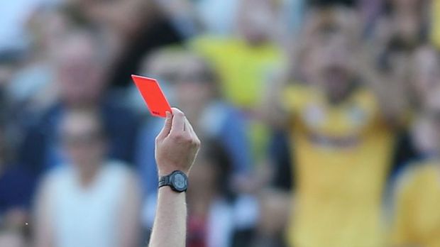 ಕ್ರಿಕೆಟ್ ಫೀಲ್ಡ್‌ನಲ್ಲೂ ‘ರೆಡ್ ಕಾರ್ಡ್ ’ ಬರಲಿದೆ.....!