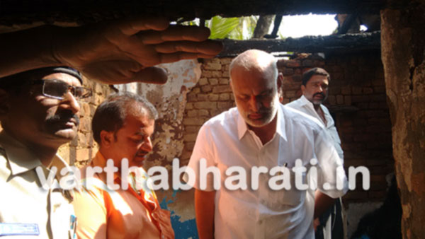 ಅಗ್ನಿ ದುರಂತ : ನೊಂದ ಕುಟುಂಬಗಳಿಗೆ ಸಾಂತ್ವನ ಹೇಳಿದ ಶಾಸಕ ಶಿವರಾಮ ಹೆಬ್ಬಾರ