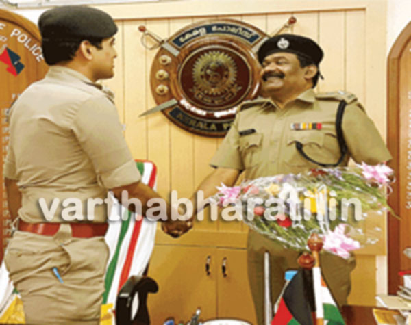 ಕಾಸರಗೋಡು :ಜಿಲ್ಲಾ  ನೂತನ  ಪೊಲೀಸ್ ವರಿಷ್ಠಾಧಿಕಾರಿಯಾಗಿ ಸಿ . ಜೆ  ಸಿಮೋನ್