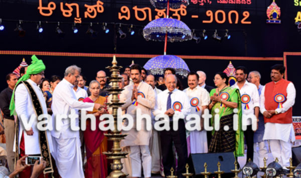 ವಿಶ್ವ ಮಾನವತೆಯ ಸಂದೇಶ ಆಳ್ವಾಸ್‌ನಲ್ಲಿ ಸಾಕಾರ: ಹೆಗ್ಗಡೆ