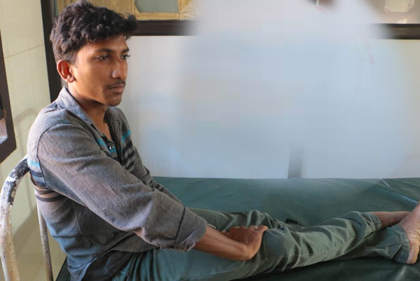 ವಿದ್ಯಾರ್ಥಿಯನ್ನು ಹಾಸ್ಟೆಲ್ ಕೋಣೆಯಲ್ಲಿ ಹಾಕಿ ಮಾರಕ ಹಲ್ಲೆ ನಡೆಸಿದ ಅಧ್ಯಾಪಕರು !