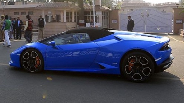 ಕಣ್ಣು ಕುಕ್ಕುತ್ತಿದೆ ಸೈಕಲ್‌ಗಾಗಿ ಹೆಣಗುತ್ತಿರುವ ಮುಲಾಯಂ ಪುತ್ರನ 5 ಕೋಟಿಯ ಕಾರು