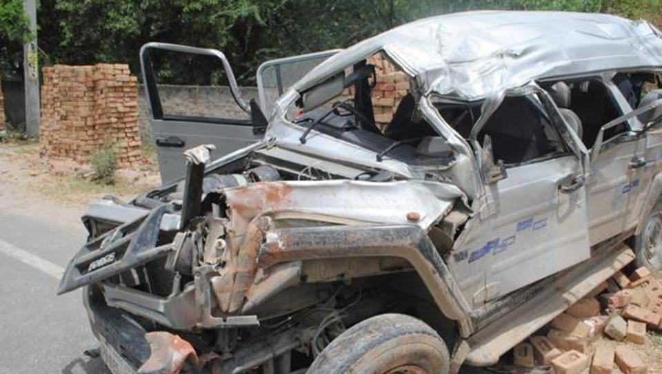 ಪಿಕಪ್ ವ್ಯಾನಿಗೆ ಲಾರಿ ಡಿಕ್ಕಿ: ಎಂಟು ಜನರ ಸಾವು