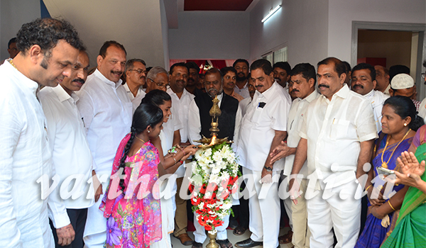 36 ಕೋಟಿ ರೂಗಳ ವಿವಿಧ ಯೋಜನೆಗಳ ಉದ್ಘಾಟನೆ, ಶಿಲಾನ್ಯಾಸ ಸರಣಿ ಕಾರ್ಯಕ್ರಮಗಳಿಗೆ ಸಚಿವ ಹೆಚ್.ಆಂಜನೇಯ ಚಾಲನೆ