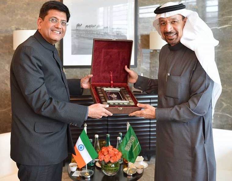 ಸೌದಿ ಸಚಿವರ ಜೊತೆ ಕೇಂದ್ರ ಸಚಿವರ ಭೇಟಿಯಲ್ಲಿ ತಲೆಕೆಳಗಾಗಿತ್ತು ತ್ರಿವರ್ಣ ಧ್ವಜ !