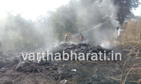 ಪುತ್ತೂರು ರೈಲ್ವೇ ಸ್ಟೇಶನ್ ಬಳಿ ಹುಲ್ಲಿಗೆ ಬೆಂಕಿ
