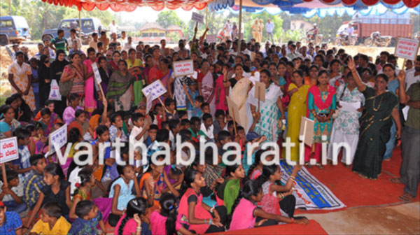 ಹಂಗಾರಕಟ್ಟೆ ಮೀನು ಸಂಸ್ಕರಣಾ ಘಟಕಕ್ಕೆ ವಿರೋಧ: 2ನೇ ದಿನ ಮುಂದುವರಿದ ಗ್ರಾಮಸ್ಥರ, ವಿದ್ಯಾರ್ಥಿಗಳ ಧರಣಿ