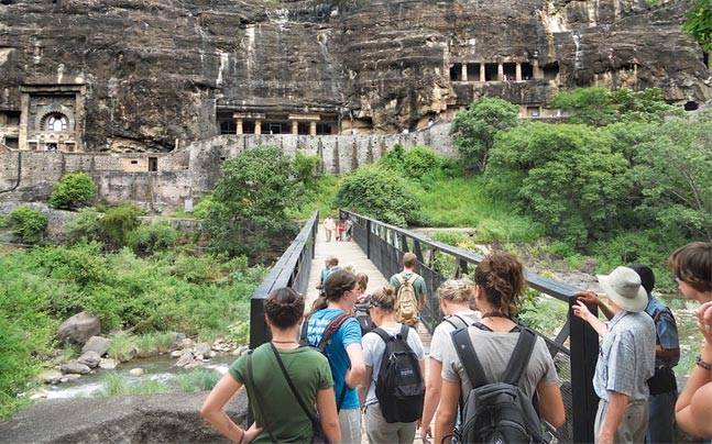 ಭಾರತಕ್ಕೆ ಪ್ರವಾಸಿಗರನ್ನು ಸೆಳೆಯಲು ಏನು ಮಾಡಬೇಕು ಎಂಬ ಪ್ರಶ್ನೆಗೆ ಈ ವಿದೇಶಿ ಪ್ರವಾಸಿಗ ಹೇಳಿದ್ದೇನು ?