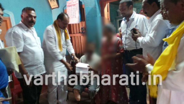 ಐವನ್ ಡಿಸೋಜಾ ರಿಂದ ಪರಿಹಾರ ಧನ ವಿತರಣೆ