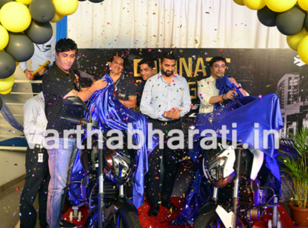 ಬಜಾಜ್ ಸಂಸ್ಥೆಯಿಂದ ನೂತನ ಡೊಮಿನರ್ 400 ಸ್ಪೋರ್ಟ್ಸ್ ಬೈಕ್ ಮಾರುಕಟ್ಟೆಗೆ ಬಿಡುಗಡೆ