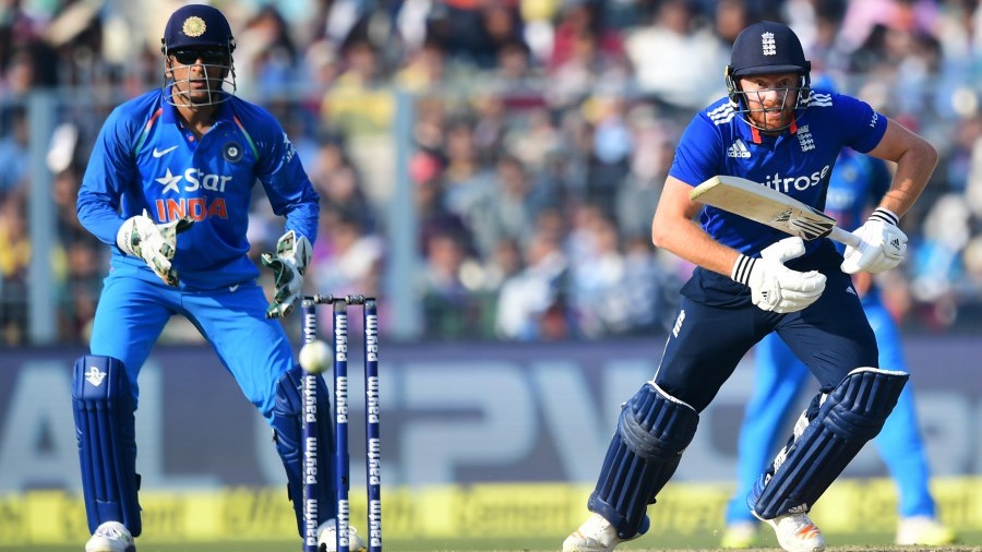 ಮೂರನೆ ಏಕದಿನ: ಇಂಗ್ಲೆಂಡ್ 8 ವಿಕೆಟ್ ನಷ್ಟಕ್ಕೆ 321 ರನ್