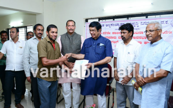 ಆಟೊ ಚಾಲಕರ ಸೇವೆ ಪರಿಗಣನೆ: ಆಸ್ಕರ್