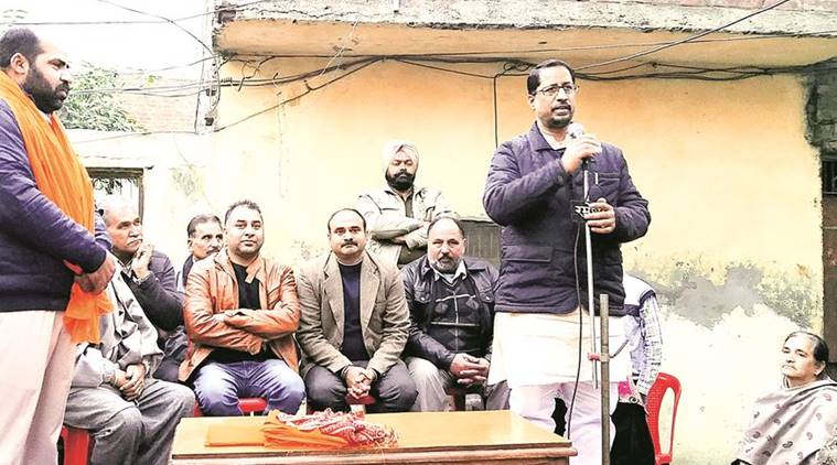 ನೋಟು ರದ್ದತಿಗಾಗಿ ನನ್ನನ್ನು ಸೋಲಿಸಬೇಡಿ ಎಂದು ಬೇಡುತ್ತಿರುವ ಪಂಜಾಬ್ ಬಿಜೆಪಿ ಸಚಿವ