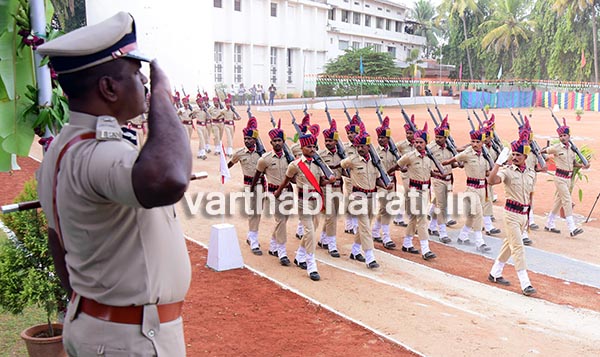 ಪೊಲೀಸ್ ಪ್ರಶಿಕ್ಷಣಾರ್ಥಿಗಳ ನಿರ್ಗಮನ ಪಥ ಸಂಚಲನ