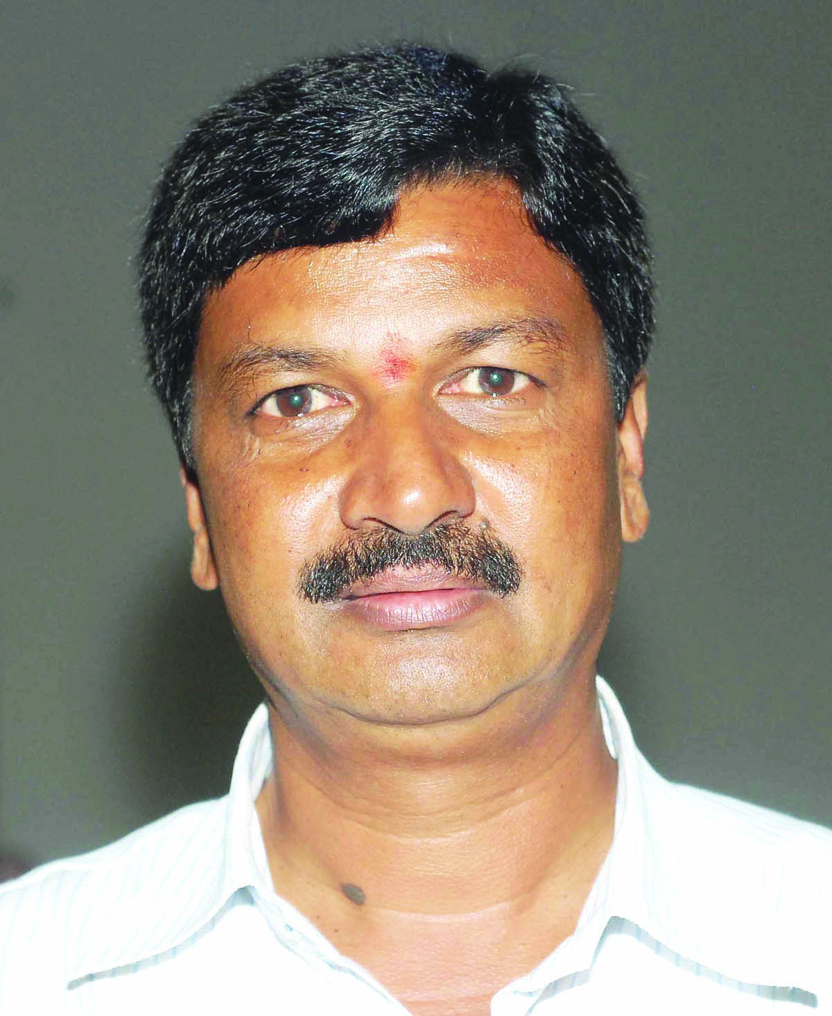 5 ಲಕ್ಷ ರೂ. ಪತ್ತೆಯಾಗಿದ್ದರೂ ಶಾಸಕ ಸ್ಥಾನಕ್ಕೆ ರಾಜೀನಾಮೆ: ರಮೇಶ್ ಜಾರಕಿಹೊಳಿ ಸವಾಲು