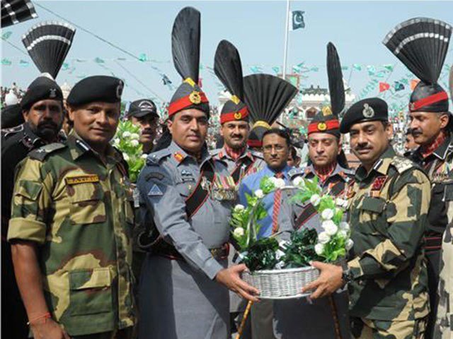 ಪಾಕ್ ಸೈನಿಕರಿಗೆ ಸಿಹಿ ಹಂಚಿದ ಬಿಎಸ್‌ಎಫ್