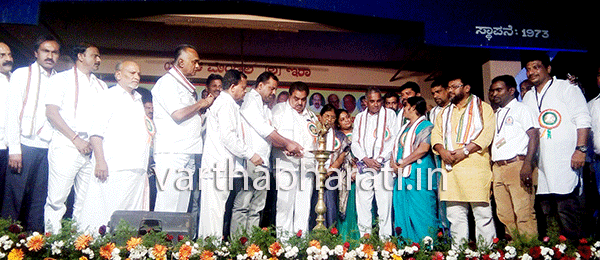 ಇರಾ: ‘ಪ್ರಿಯದರ್ಶಿನಿ ಟ್ರೋಫಿ’ಗೆ ಚಾಲನೆ