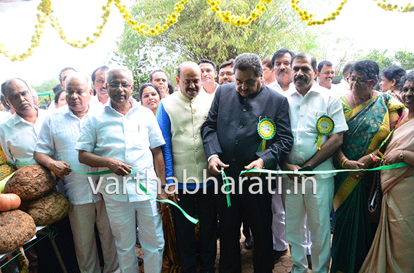 ಕದ್ರಿ ಉದ್ಯಾನವನದಲ್ಲಿ ಅತ್ಯಾಕರ್ಷಕ ಫಲಪುಷ್ಪ ಪ್ರದರ್ಶನಕ್ಕೆ ಚಾಲನೆ