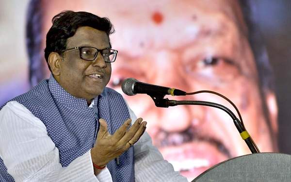 ರಾಜಭವನವನ್ನೇ ’ಲೇಡೀಸ್ ಕ್ಲಬ್’ ಮಾಡಿದ ಆರೋಪ: ರಾಜ್ಯಪಾಲ ರಾಜೀನಾಮೆ