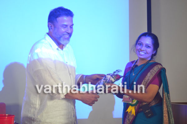 ಜಾದೂಗಾರ್ತಿ ಮುಬೀನಾ ಪರ್ವಿನ್ ತಾಜ್ ಇವರಿಂದ ಎಜ್ಯು ಮ್ಯಾಜಿಕ್